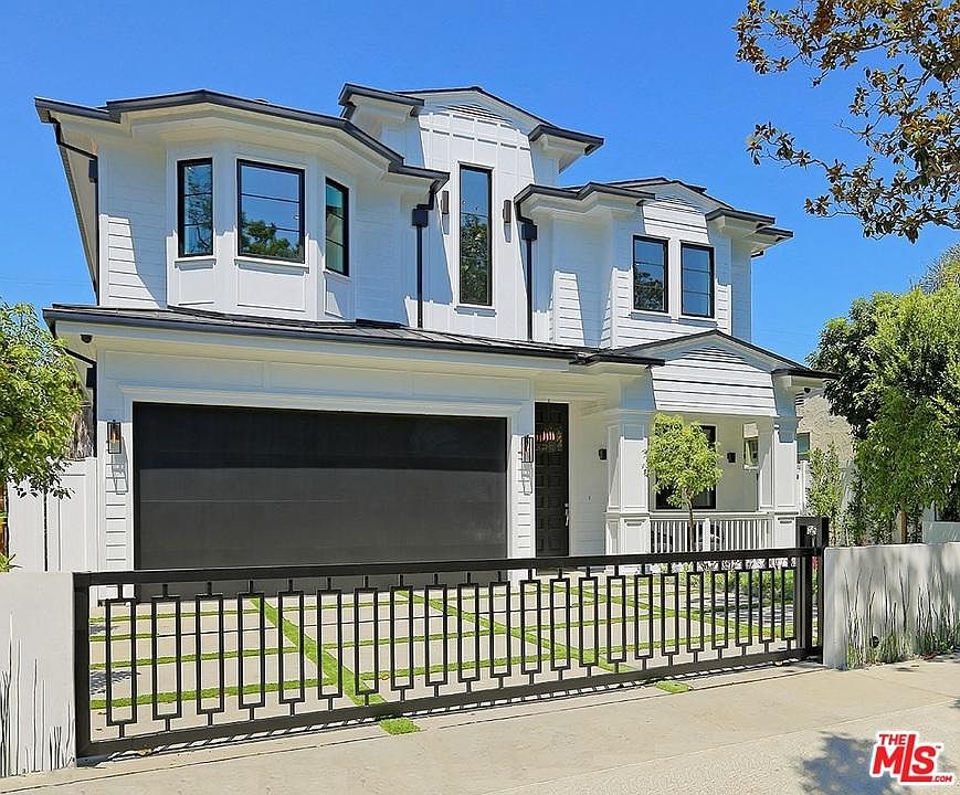 2nd image of 807 N Ogden Dr