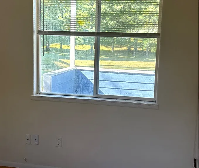 807 SE East Slope Rd #1 — Photo 11