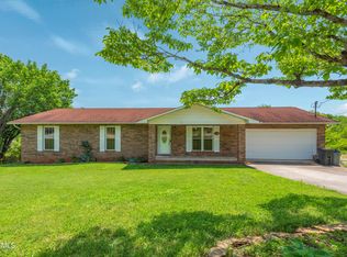 719 Trillium Cir, Maryville, TN 37804