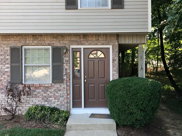 749 E Sherwood Hills Dr, Bloomington, IN 47401