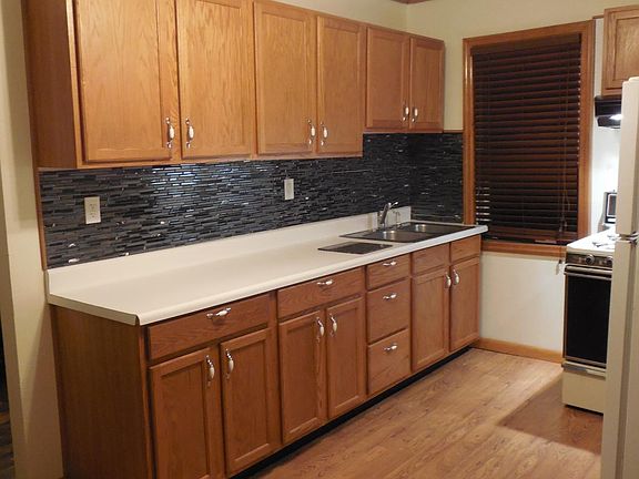 kitchen, blind closed