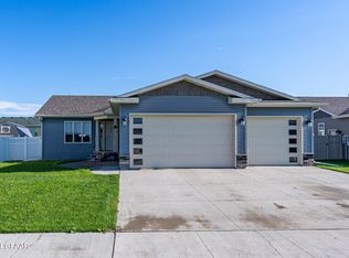 3366 44th Ave S, Grand Forks, ND 58201