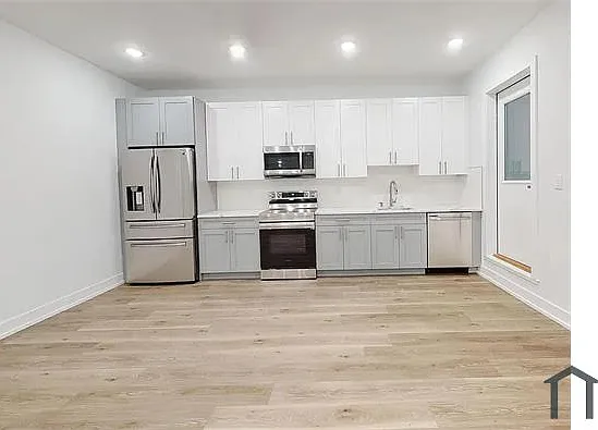 4 bed, 1700 sqft, $2,580 — Photo 3