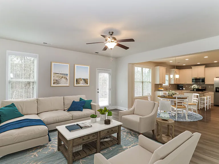 004-photo-dining-room-10143809