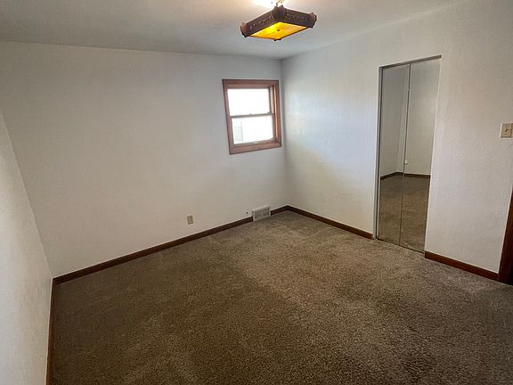 3rd image of 2727 Glenwood St #1
