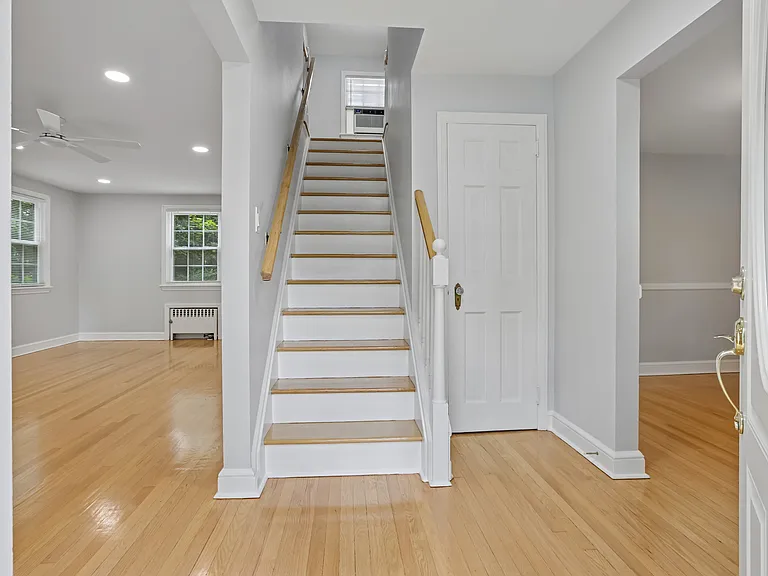 30 Kinderkamack Rd — Photo 2