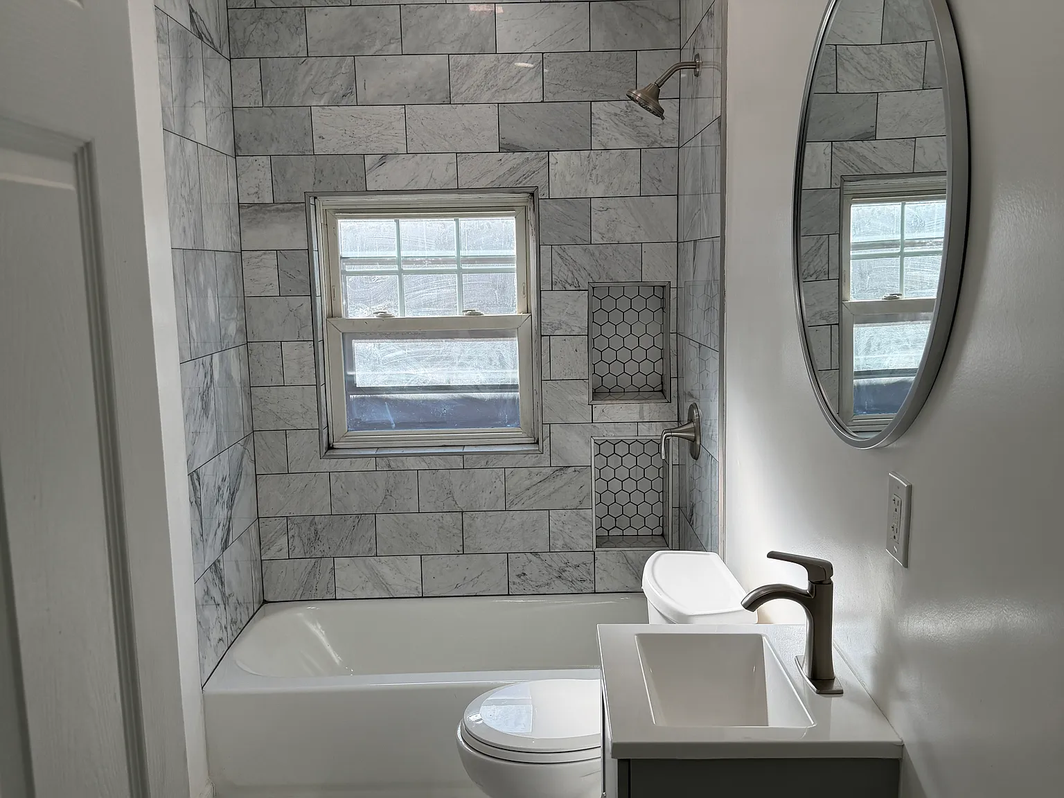 2 bed, $1,100 — Photo 1