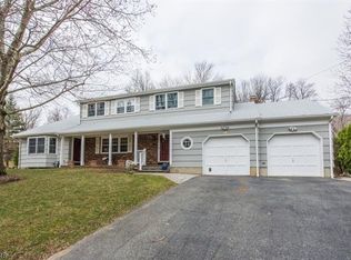 15 Warren Rd, Randolph, NJ 07869