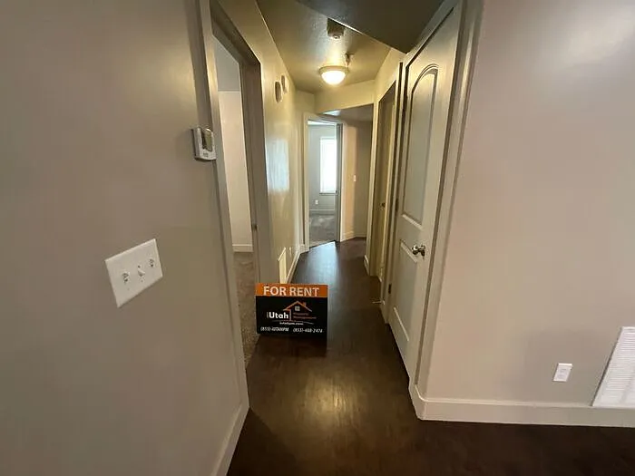 180 E 125 N #22 — Photo 9