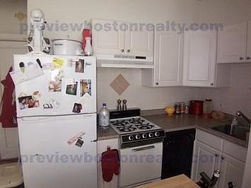 2nd image of 1633 Commonwealth Ave #L14