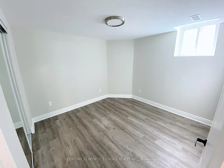922 Silverthorn Mill Ave — Photo 12