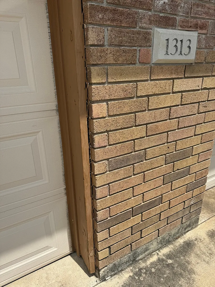 Building Photo - 1313 Chips Dr #B