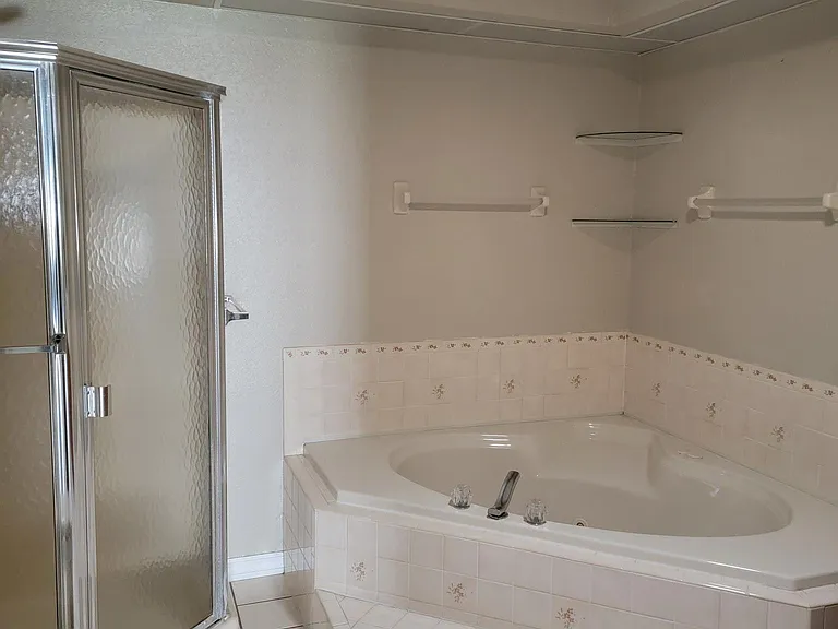 2496 N Orangewood St — Photo 14