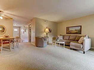 705 Ventura Pl — Photo 3