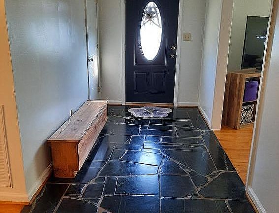 5th image of 104 Sawyer Dr