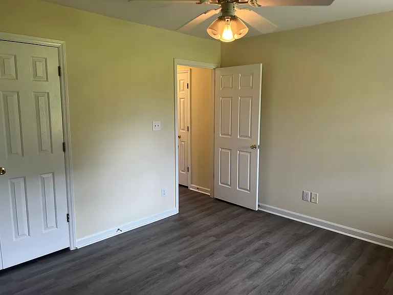 107 Feather Dr #2 — Photo 3
