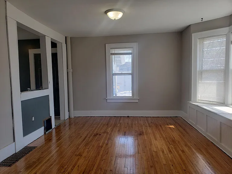 4111 7th St NE — Photo 3