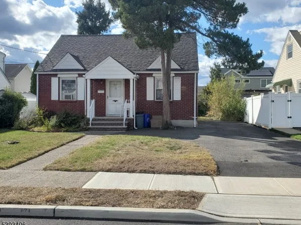 595 Elm Ave, Saddle Brook, NJ 07663