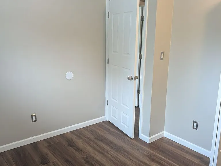 1121 Poplar St — Photo 17
