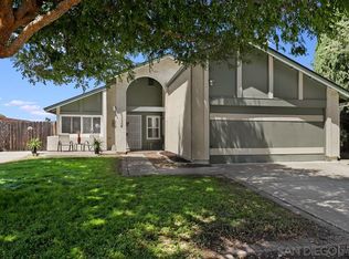 9750 Hinsdale St, Santee, CA 92071