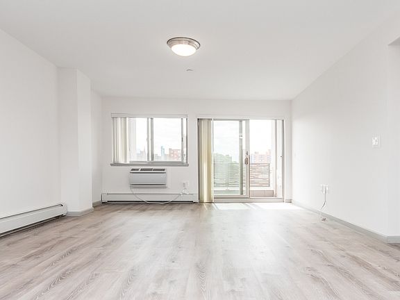 5th image of 1445 31st Ave #4C