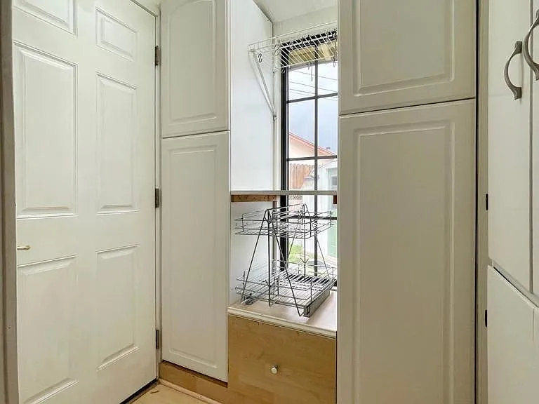 240 N Surfside Dr — Photo 11