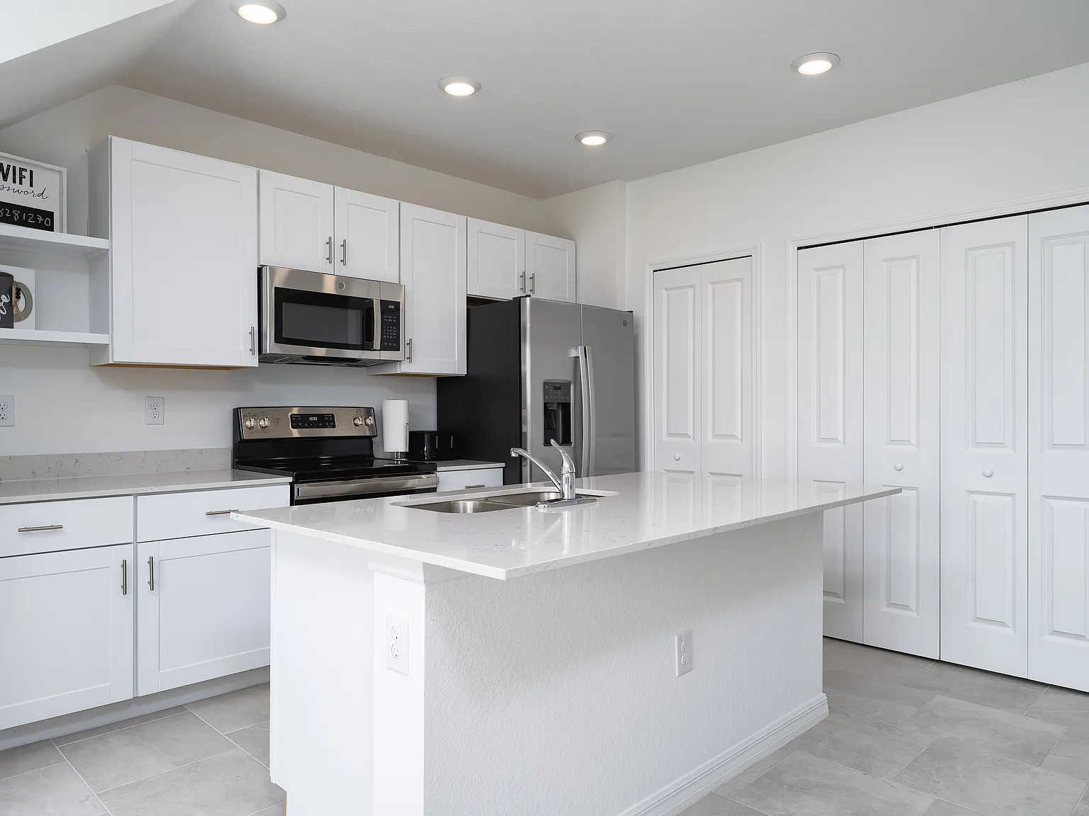 3 bed, 1378 sqft, $2,000 — Photo 2