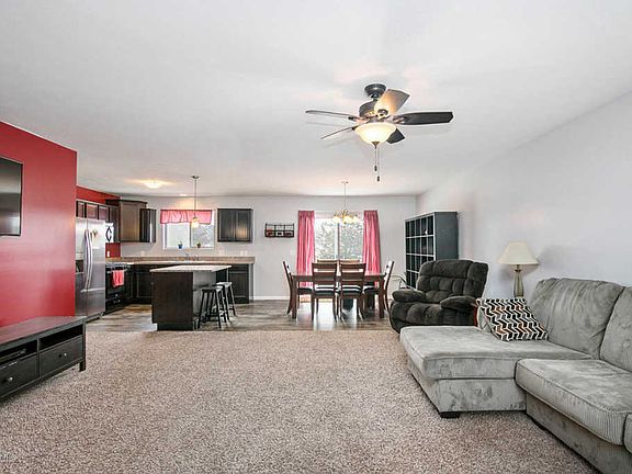 4th image of 2824 Wildflower Dr