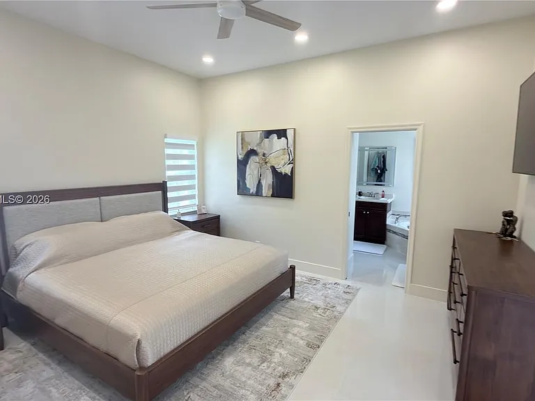 692 Maplewood Ct — Photo 9