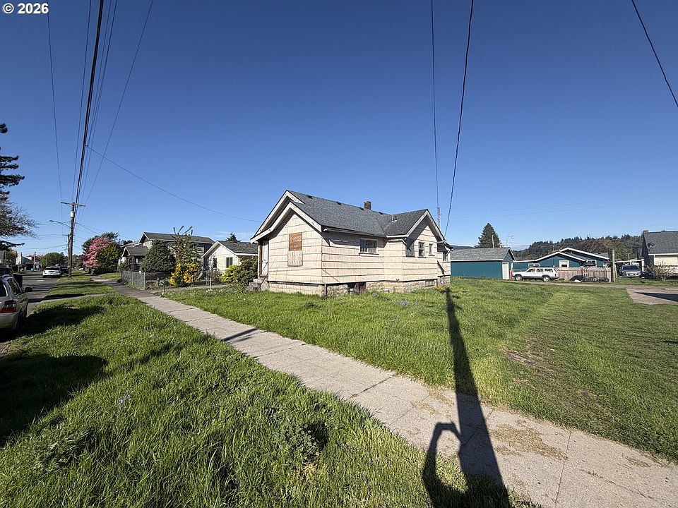 2nd image of 902 S 4th Ave