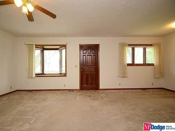 3rd image of 13524 Oak St