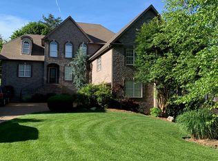 1041 Island Brook Dr, Hendersonville, TN 37075
