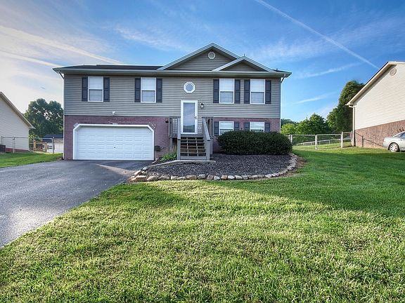 4th image of 104 Meadowbrook Dr