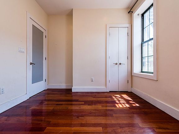 4th image of 179 Knickerbocker Ave APT 3B