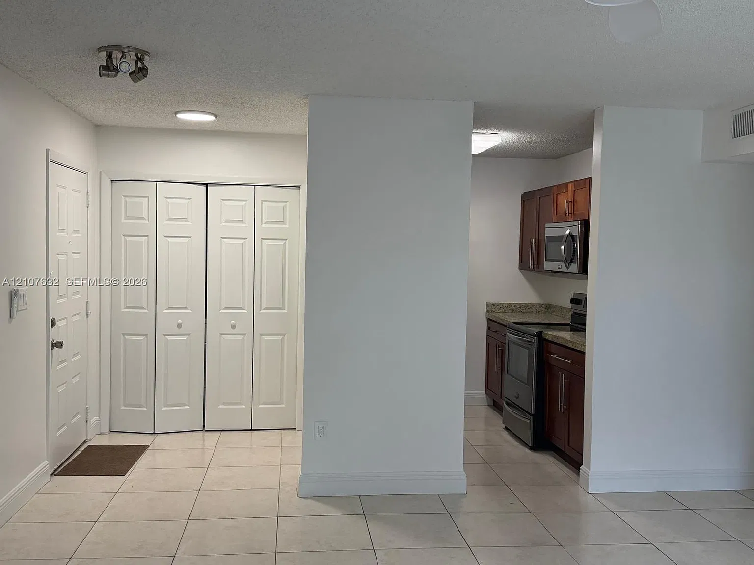Palm Aire Gardens Condo — Photo 3