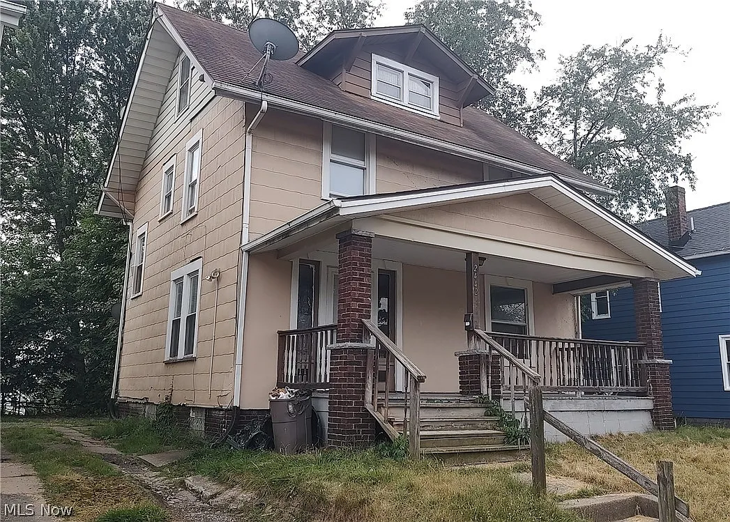 2442 Indiana Way NE photo 1