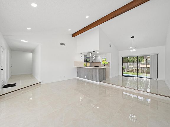 2nd image of 1633 WOODS BEND Road