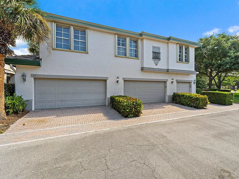 153 Evergrene Pkwy — Photo 35
