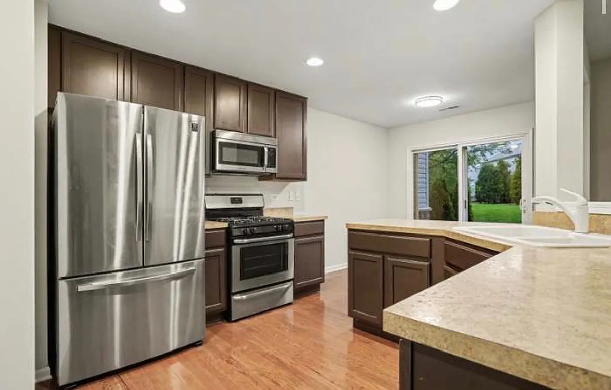 3 bed, 1520 sqft, $2,700 — Photo 3
