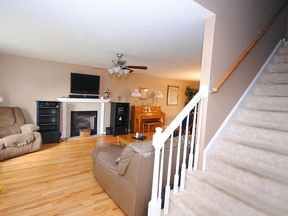 2nd image of 1055 New Haven Ct