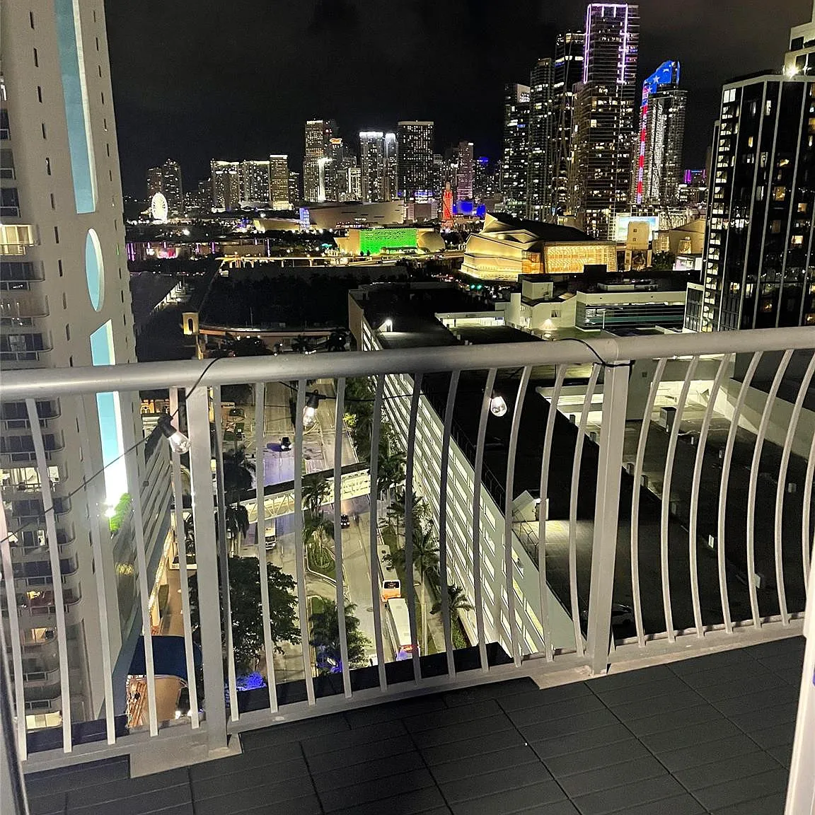 1 bed, 1.0 bath, 821 sqft, $2,899 — Photo 2