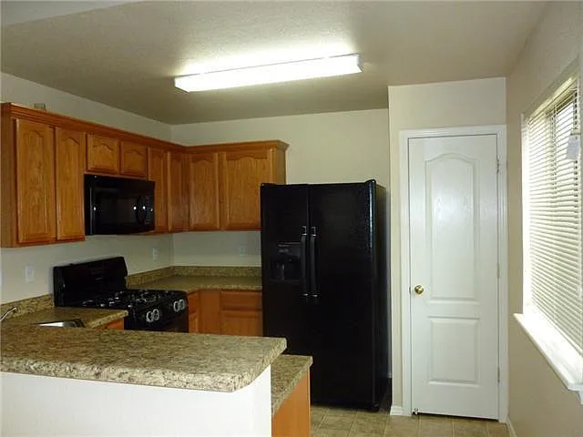 14188 Smokey Point Dr — Photo 4