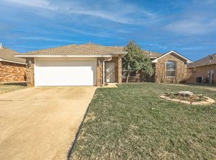 21796 Pioneer Cir, Edmond, OK 73012