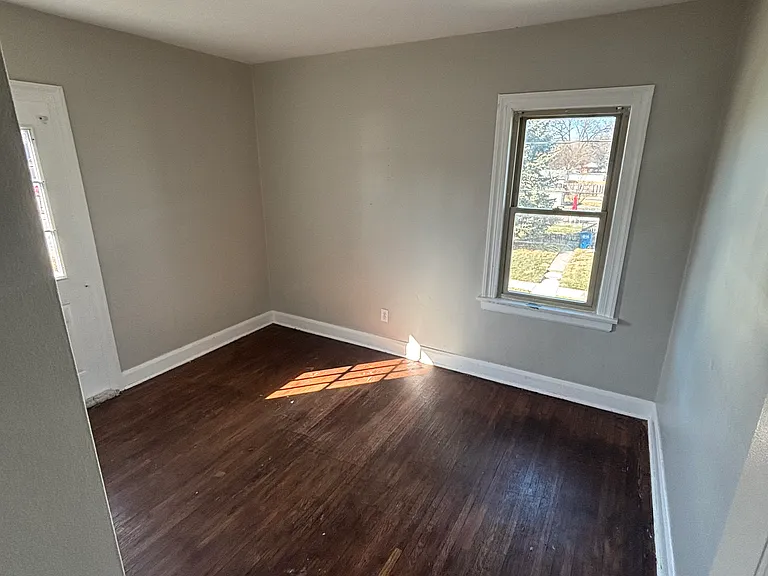 1939 Evansdale Ave #2 — Photo 4