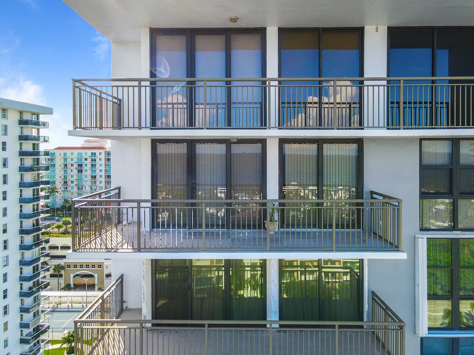 2 bed, 1100 sqft, $3,250 — Photo 3