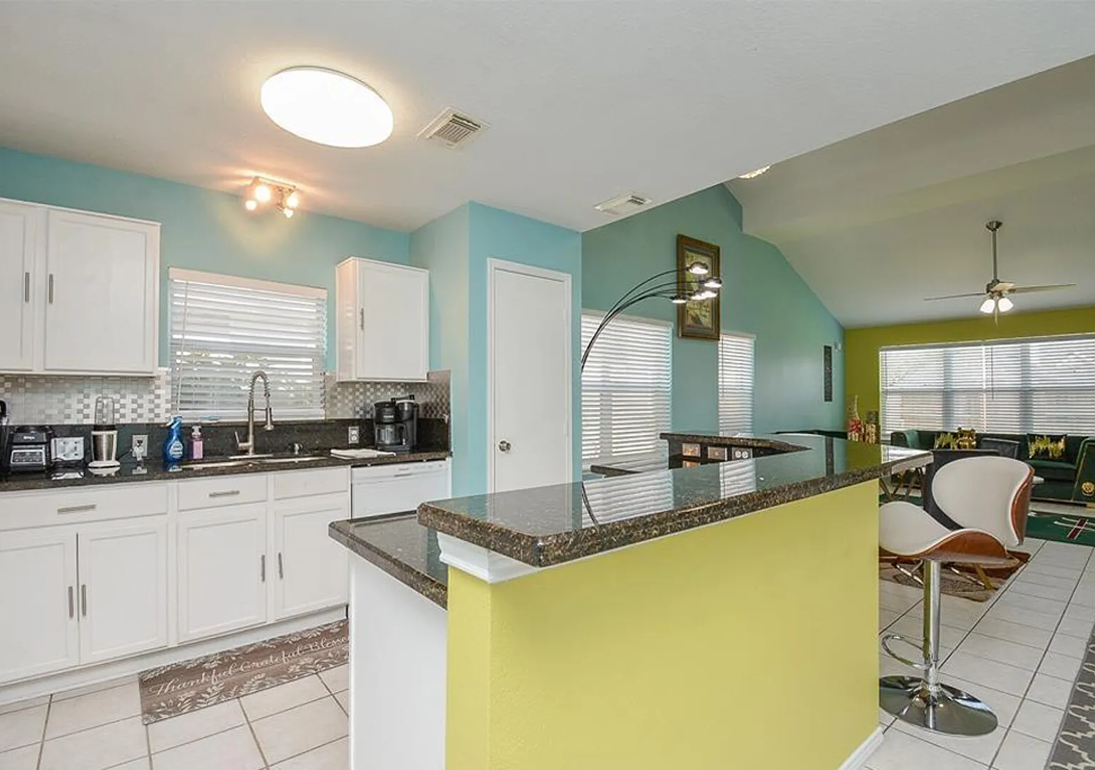 Spacious & Fully Furnished 4BR Home Move-In Ready! — Photo 2