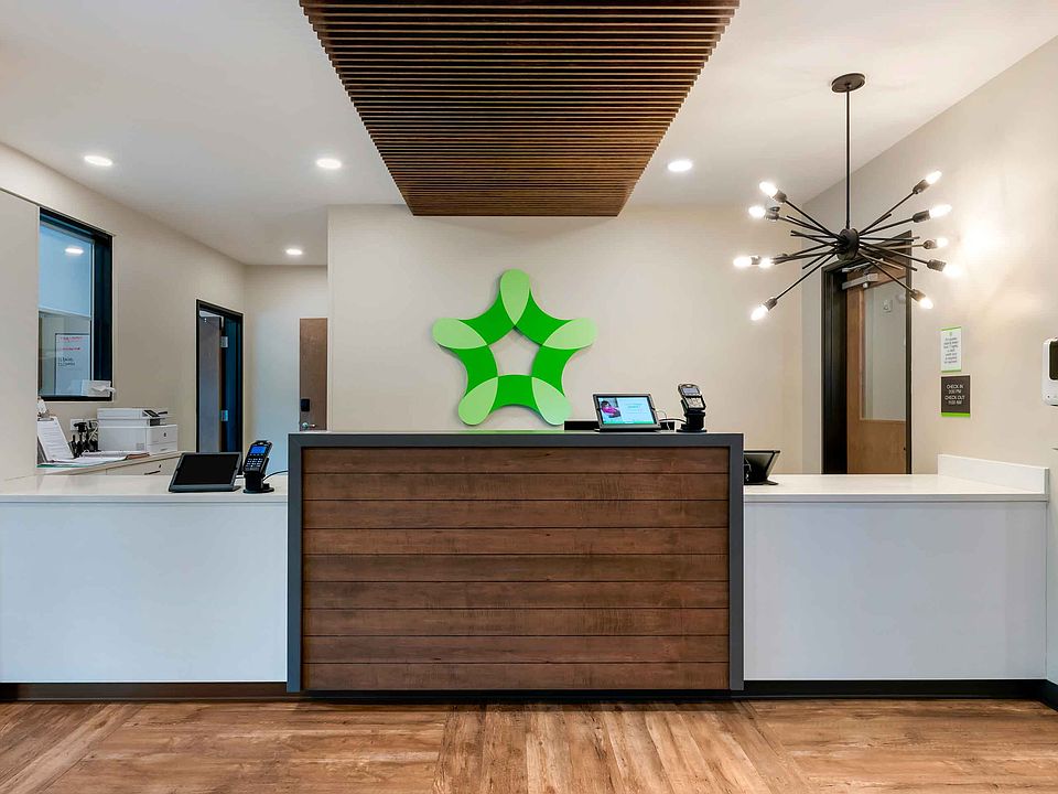 Lobby and Guest Check-in