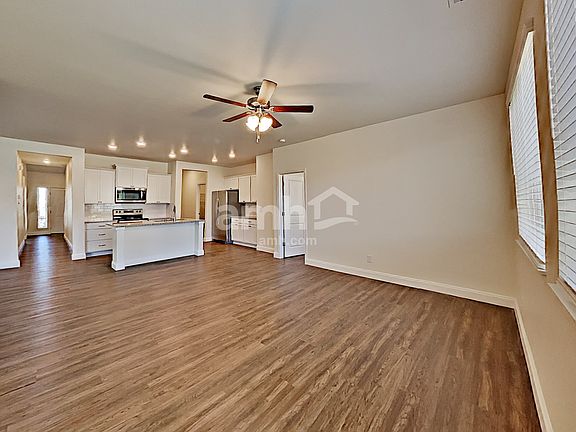 5th image of 3509 70th Dr NE