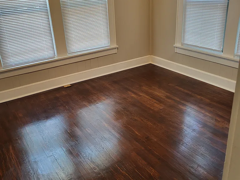 1604 W Royall Blvd — Photo 9