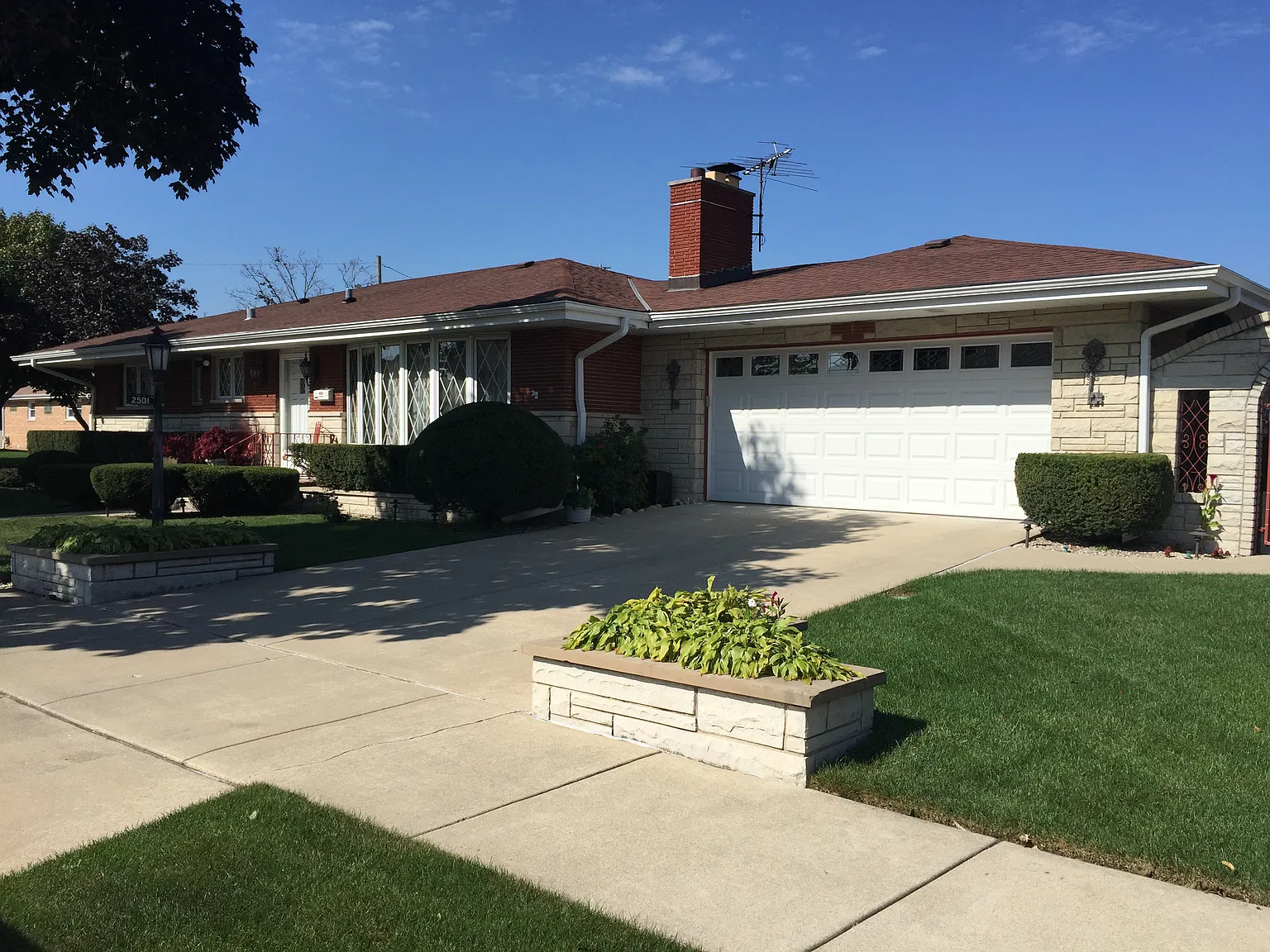 2501 Ernst St photo 1